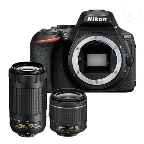 NIKON D5600 + AF-P 18-55 VR + AF-P 70-300 Dslr